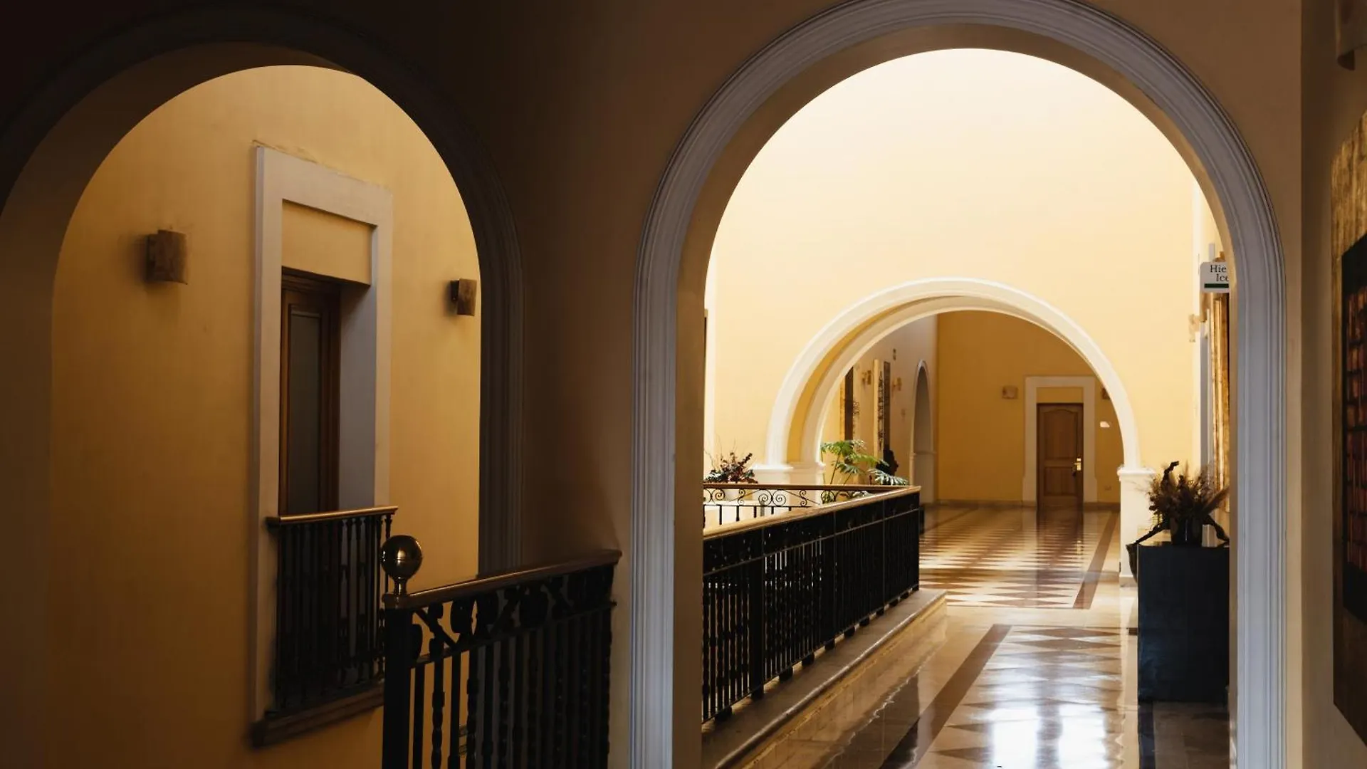 Gran Hotel De Queretaro 5*,
